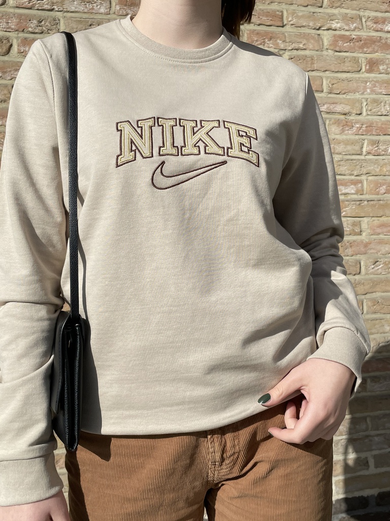 NIKE GEINSPIREERD SWEATER MET LOGO